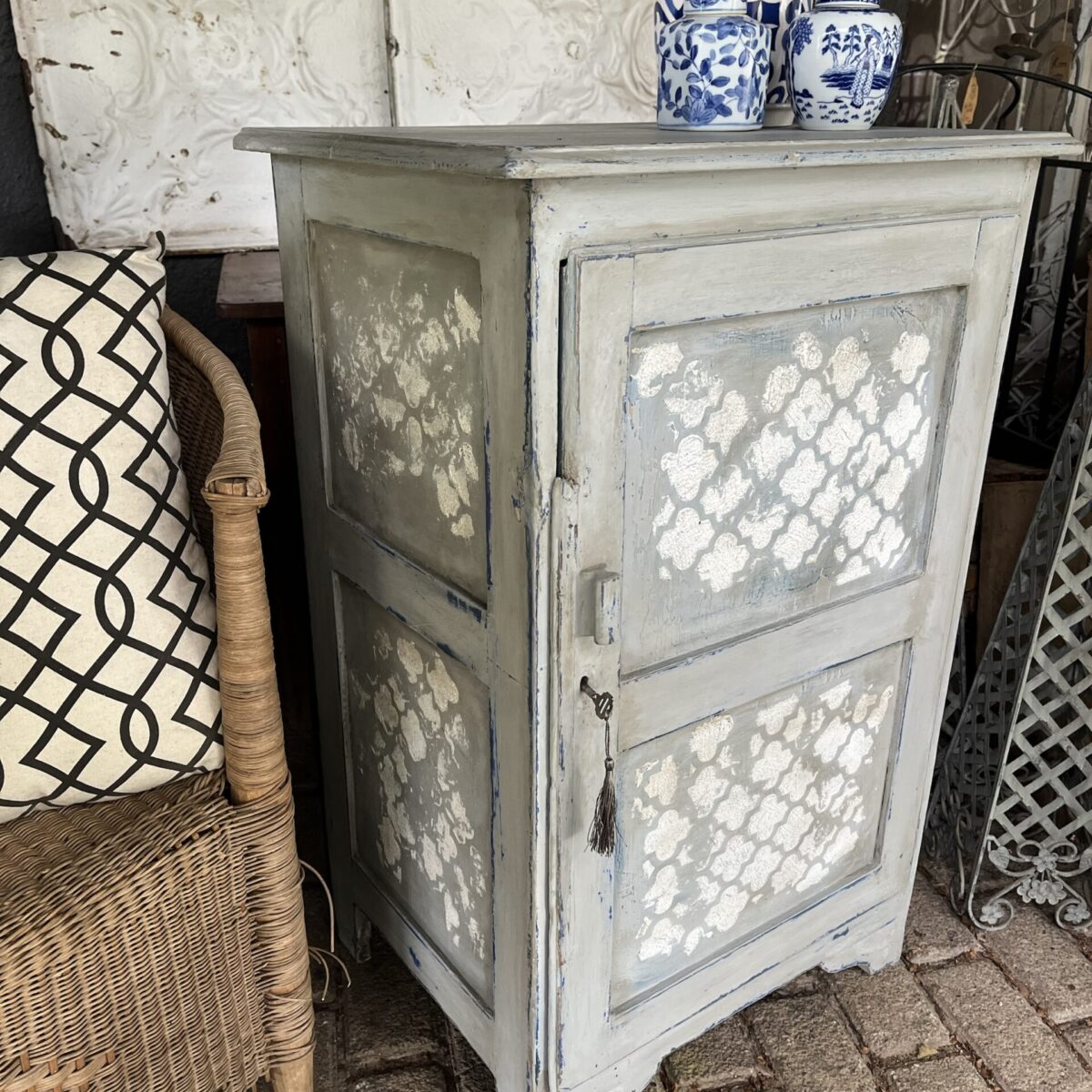 Cabinet with shelves
