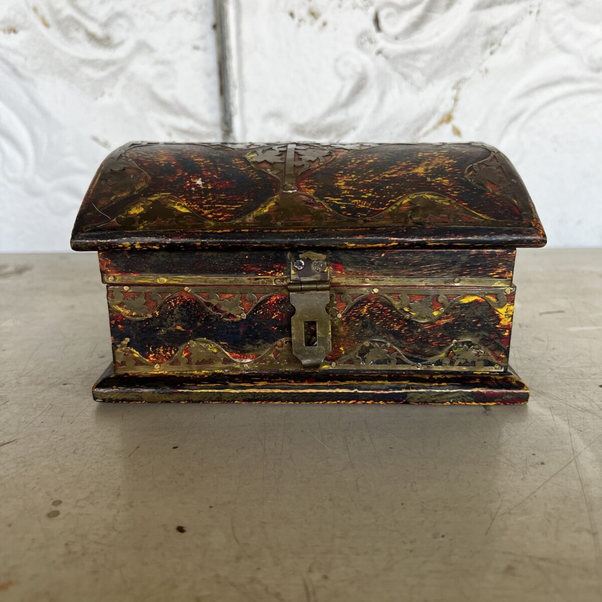 Wood cigar chest